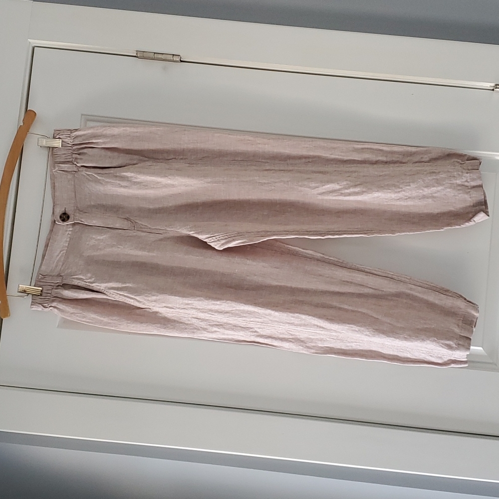100% Linen Jones & Co. Jones New York capri pants!